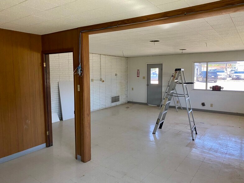 More Photos Of 1401 E Highway 82, Gainesville Industrial For Lease