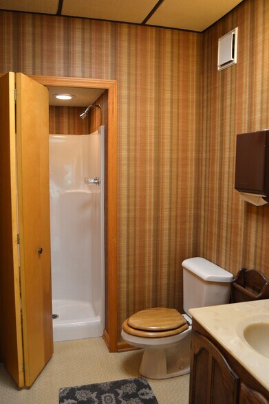 More Photos Of 603 1st Street Ext, Apollo Medical For Sale