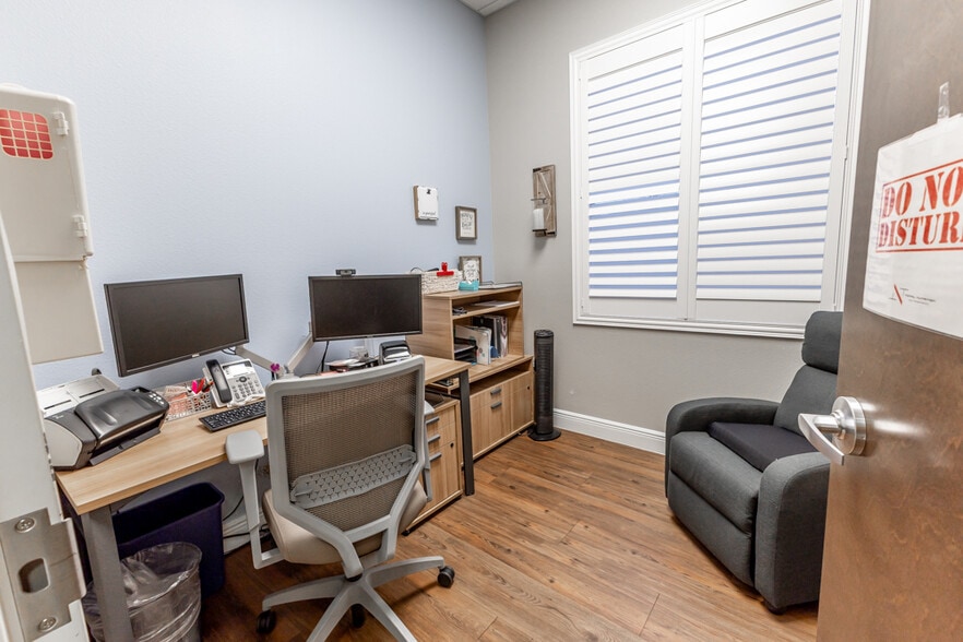 More Photos Of 809 County Road 466, Lady Lake Office For Sale