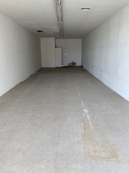More Photos Of 2267 Tapo St, Simi Valley Unknown For Lease