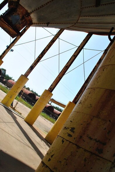 More Photos Of 220 Progress Blvd, Longview Warehouse For Lease