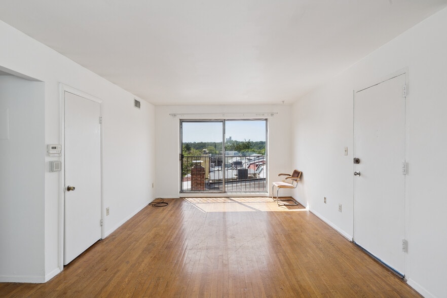 More Photos Of 1700 Irving St NW, Washington Apartments For Sale