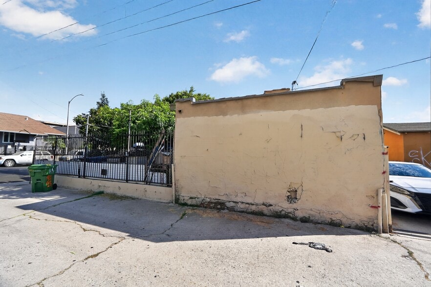 More Photos Of 620-628 N Fickett St, Los Angeles Apartments For Sale