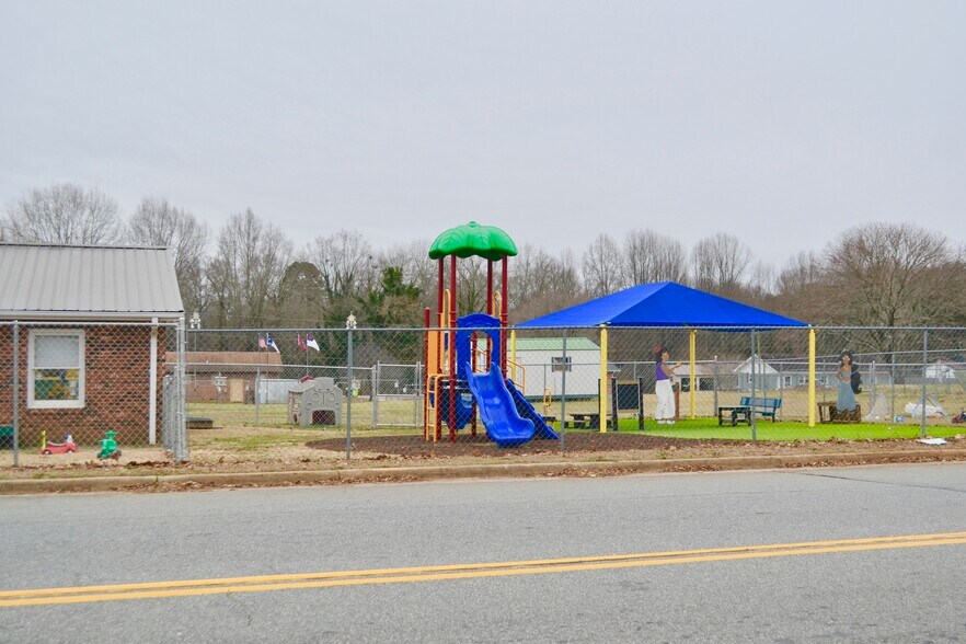 More Photos Of 143 Henrietta St, Ellenboro Schools For Sale