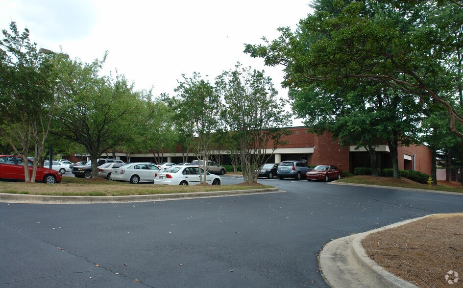 More Photos Of 4000 Dekalb Technology Pky, Atlanta Light Distribution For Lease