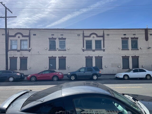 More Photos Of 543 Broad Ave, Wilmington Apartments For Sale