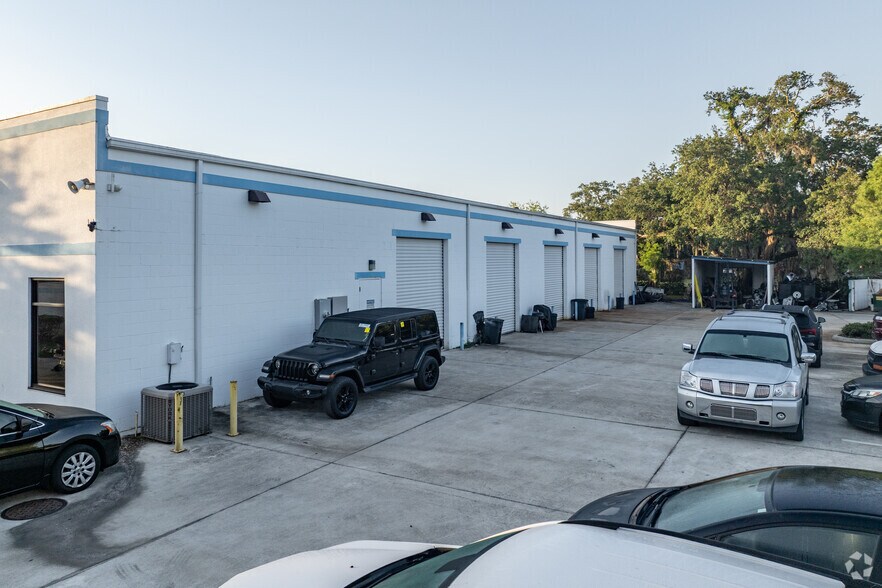 More Photos Of 2618 Sanford Ave, Sanford Freestanding For Lease