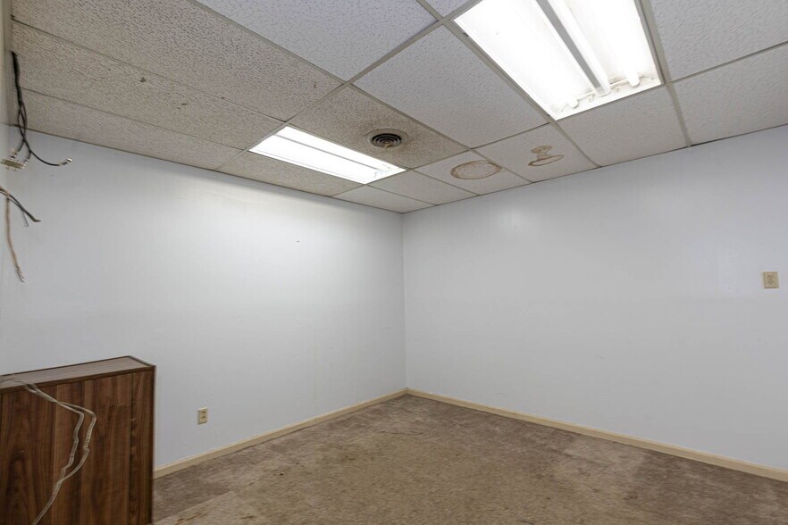 More Photos Of 3103 Mercury Drive Dr, Columbus Office For Sale