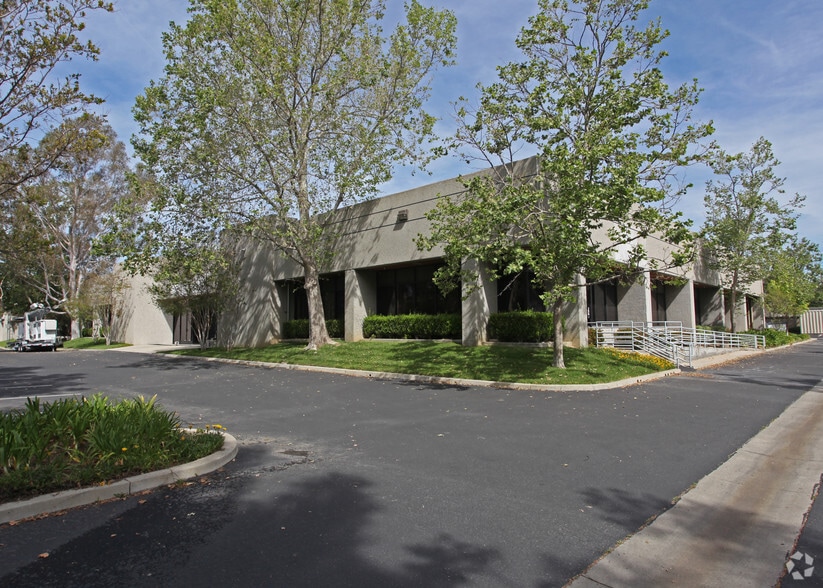 Primary Photo Of 4685 Runway St, Simi Valley Warehouse For Lease