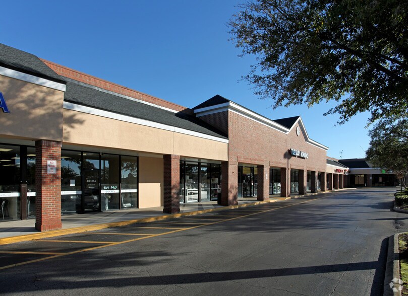 More Photos Of 8805-8995 W Colonial Dr, Ocoee Unknown For Lease