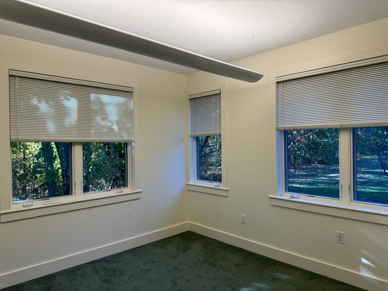 More Photos Of 23 Plumtree Rd, Sunderland Office For Sale