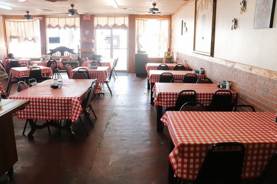 More Photos Of 1113 Main St, Commerce Restaurant For Sale