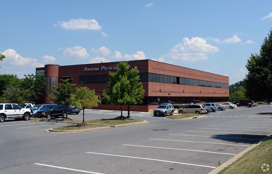 More Photos Of 110 Baughmans Ln, Frederick Medical For Lease