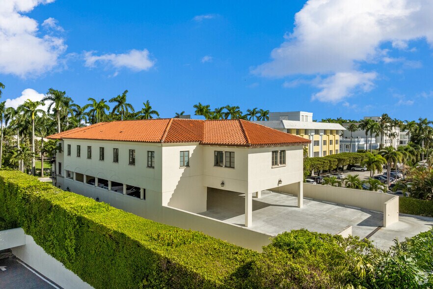 More Photos Of 420 Royal Palm Way, Palm Beach Office For Lease