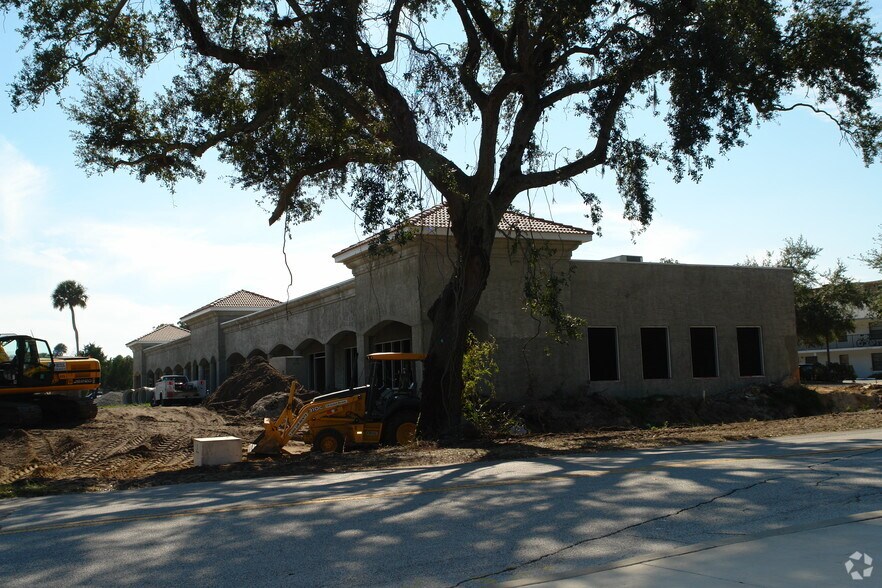 More Photos Of 1310 S Ridgewood Ave, Daytona Beach Freestanding For Lease