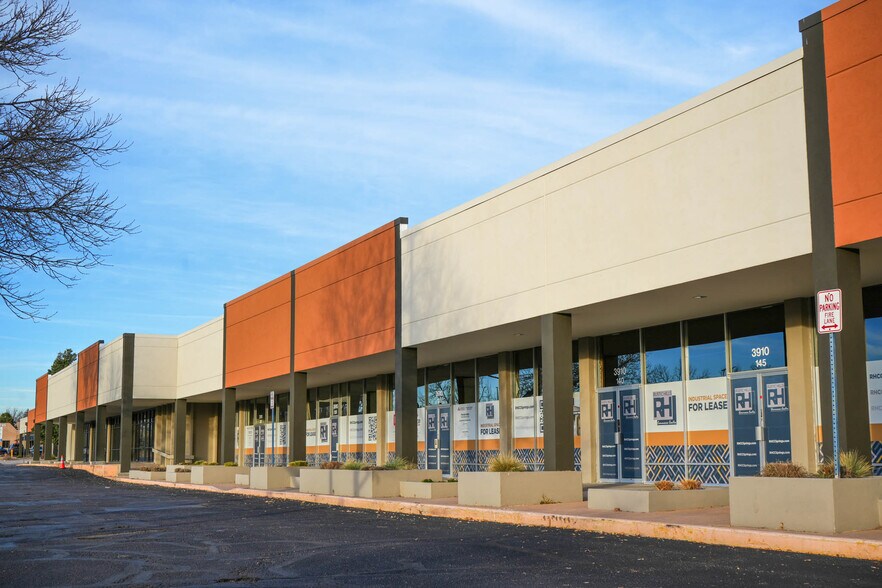 More Photos Of 3910 Palmer Park Blvd, Colorado Springs Unknown For Lease