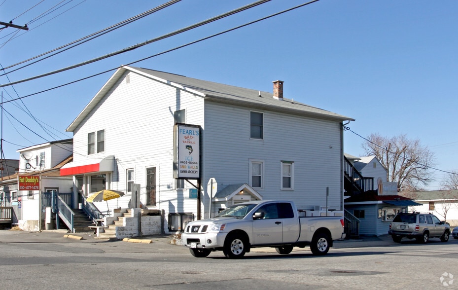 Primary Photo Of 7002 North Point Rd, Sparrows Point Storefront Retail Residential For Lease