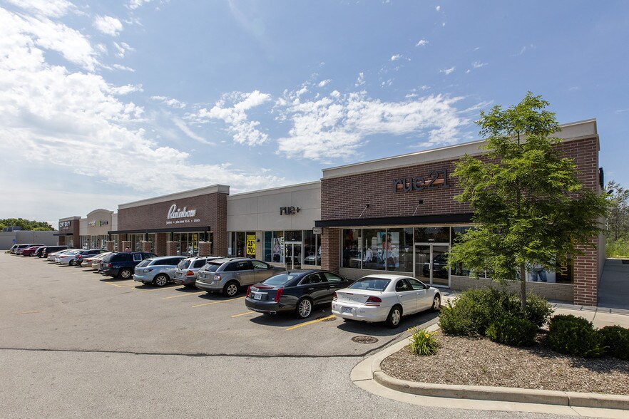 More Photos Of 10330 W Silver Spring Dr, Milwaukee Freestanding For Lease
