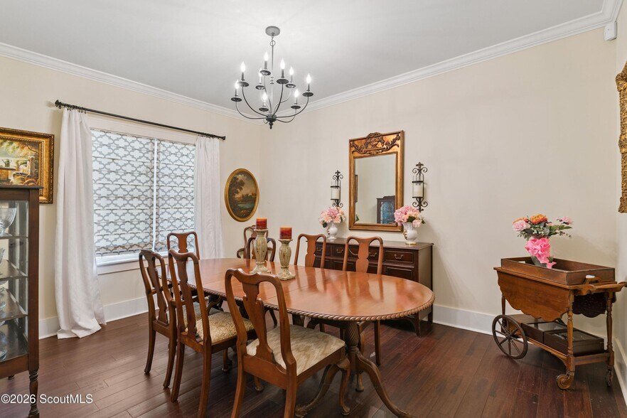 More Photos Of 1908 Gloucester St, Brunswick Restaurant For Sale