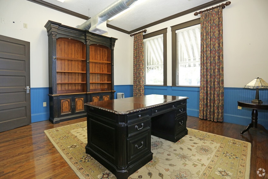 More Photos Of 104-110 S Park Ave, Sanford Storefront Retail Office For Sale