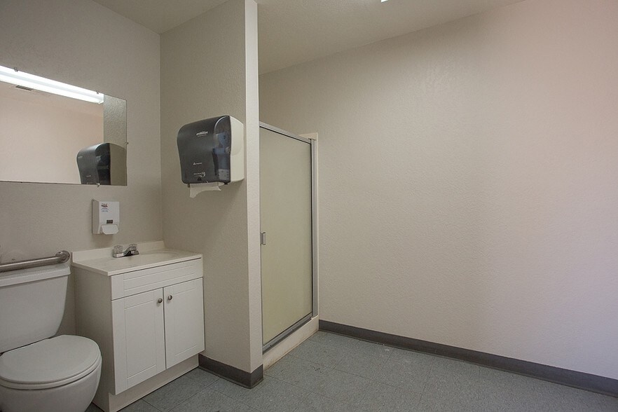 More Photos Of 3118 E McDowell Rd, Phoenix Office For Lease