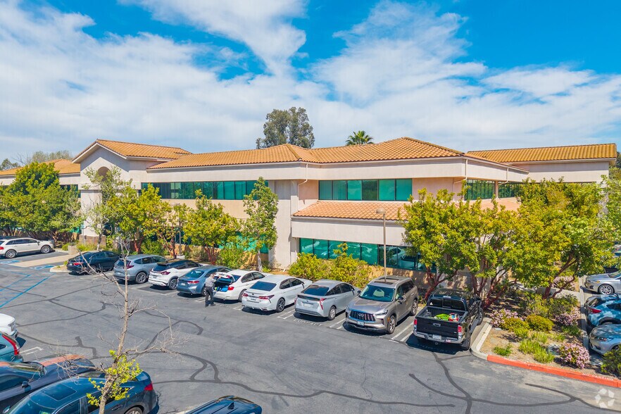 Primary Photo Of 1000 Newbury Rd, Thousand Oaks Medical For Sale