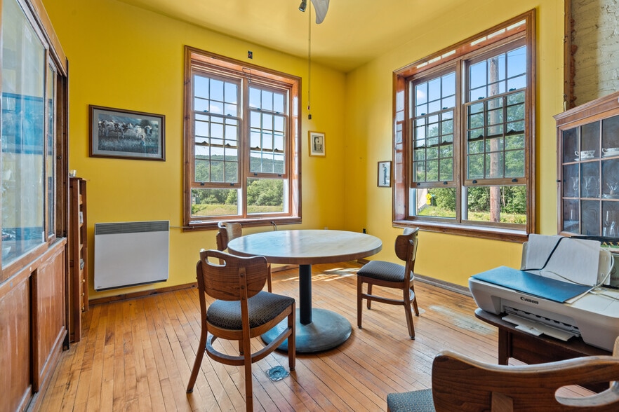 More Photos Of 500 Bridge St, Weissport Restaurant For Sale