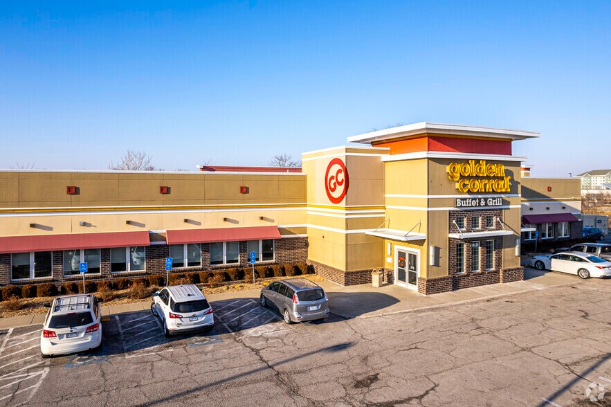 More Photos Of 19120 E Valley View Pky, Independence Restaurant For Lease