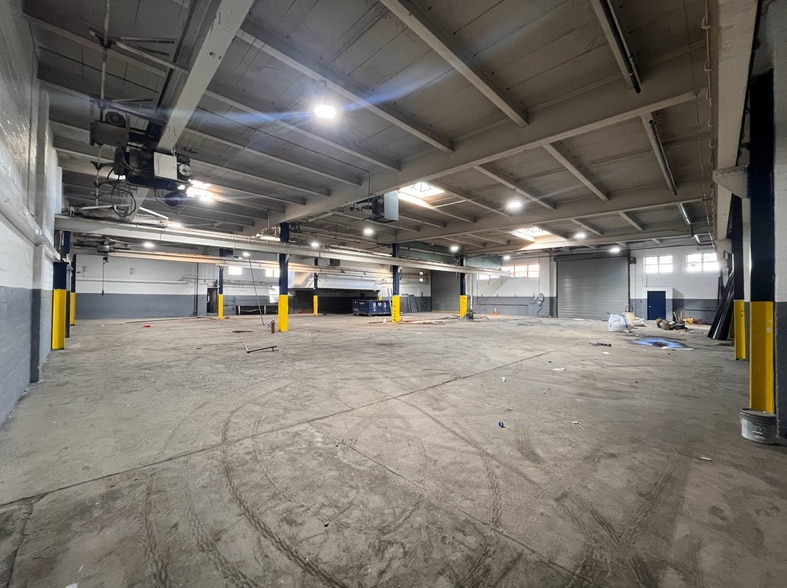 More Photos Of 945-975 Close Ave, Bronx Distribution For Lease