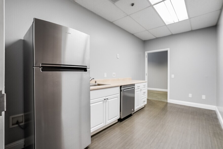 More Photos Of 1300 Industrial Rd, San Carlos Research And Development For Lease