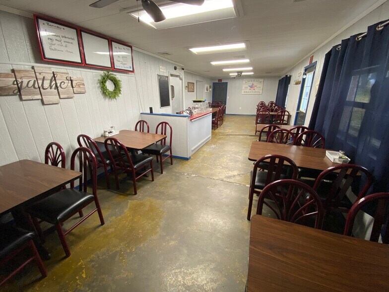 More Photos Of 215 S Washington Ave, Walnut Grove Restaurant For Sale