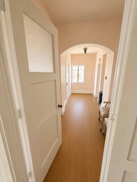More Photos Of 1209 E Garfield Ave, Glendale Schools For Lease