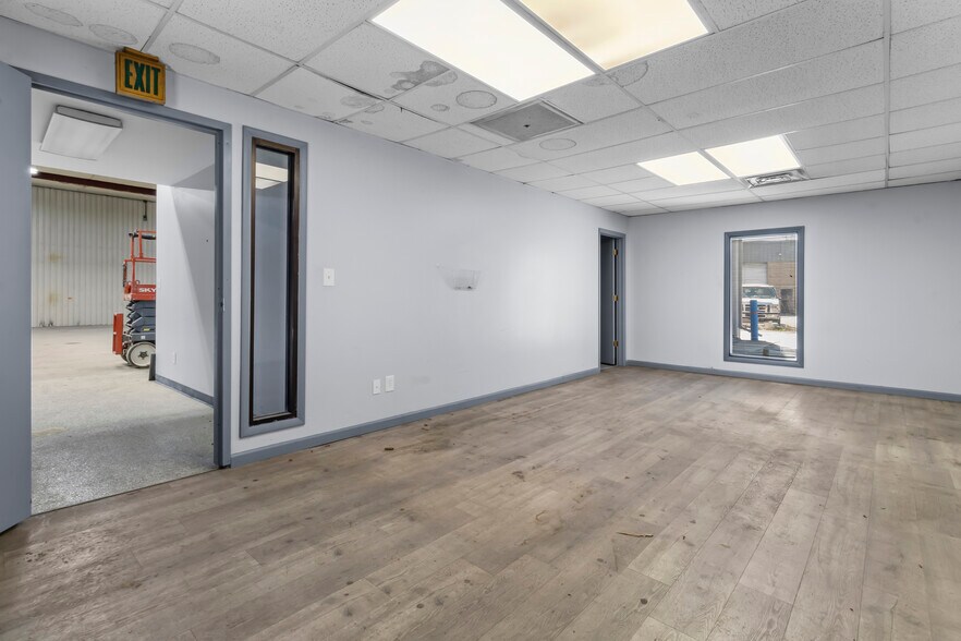 More Photos Of 1091 Kentucky Ave, Indianapolis Warehouse For Lease