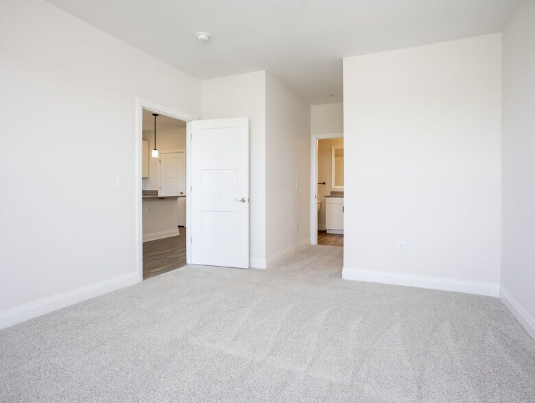 More Photos Of 140 E Monument Ave, Dayton Apartments For Lease