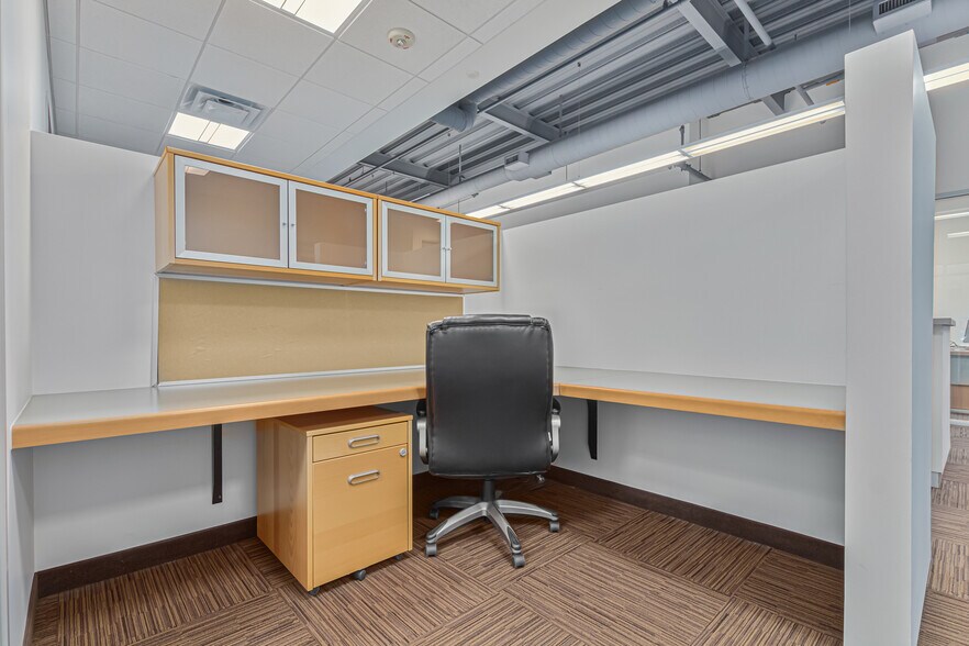 More Photos Of 4650 E Cotton Center Blvd, Phoenix Office For Lease