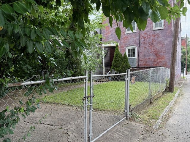 More Photos Of 1143 S 6th St, Louisville Office For Sale
