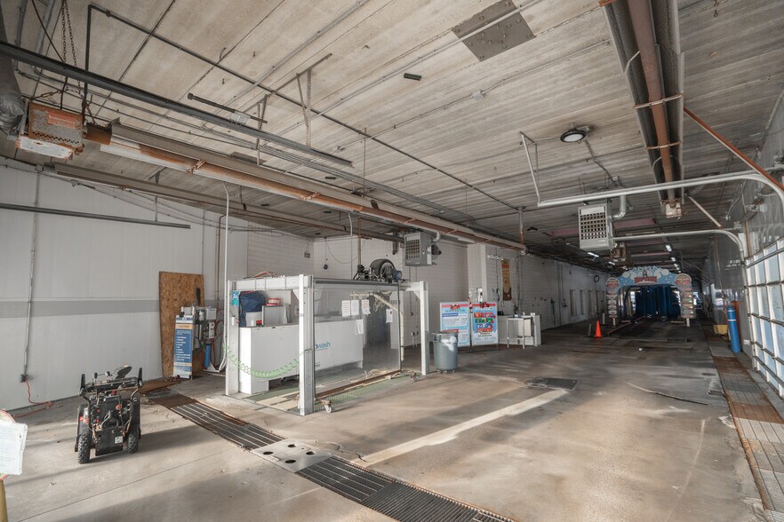More Photos Of 2180 7th St, White Bear Lake Carwash For Lease