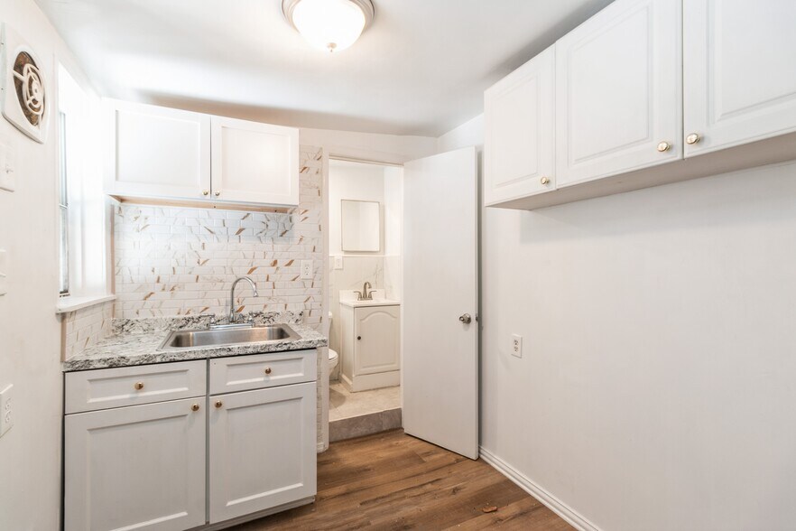 More Photos Of 1312 Kings Hwy, Swedesboro Storefront Retail Residential For Sale