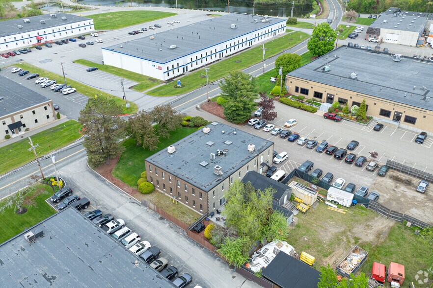 More Photos Of 58 Concord St, North Reading Office For Lease