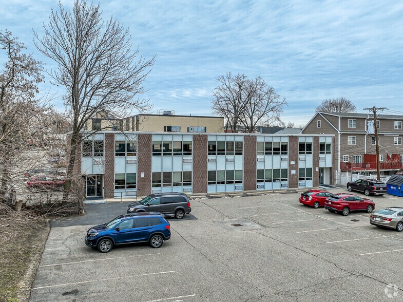More Photos Of 85 Central St, Waltham Office For Lease