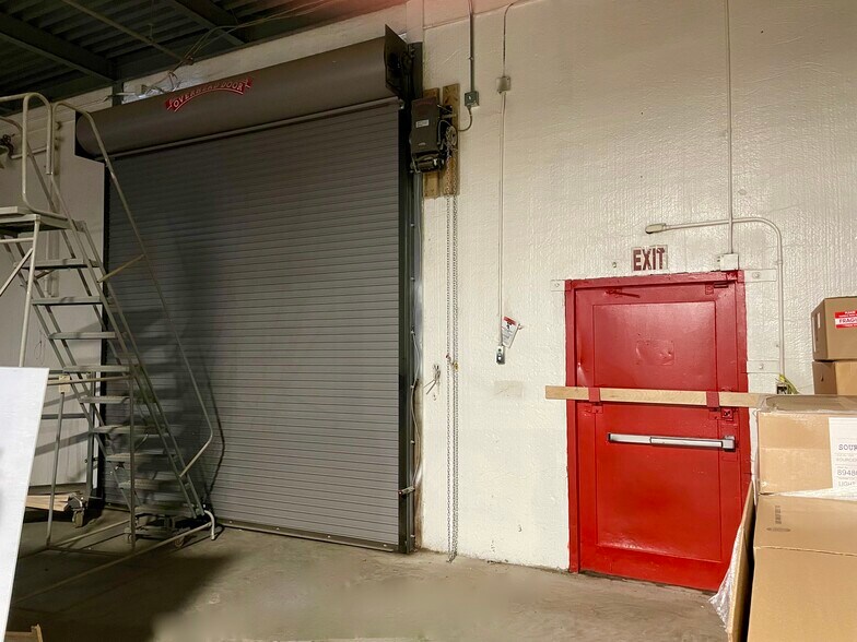 More Photos Of 198 Airport Rd, Fall River Warehouse For Lease