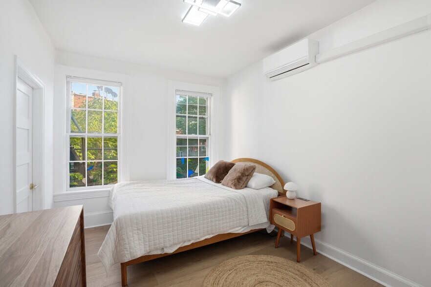 More Photos Of 313 C St SE, Washington Multifamily For Sale