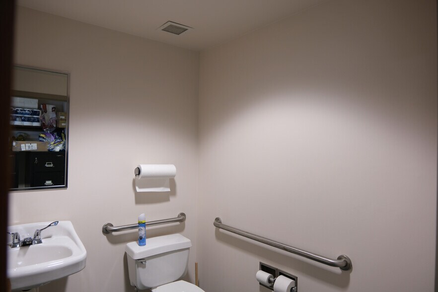 More Photos Of 4085 Seneca St, West Seneca Medical For Lease