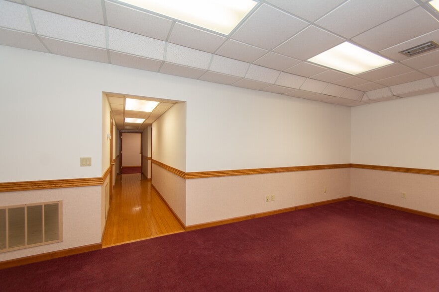 More Photos Of 300 E New Haven Ave, Melbourne Office For Sale