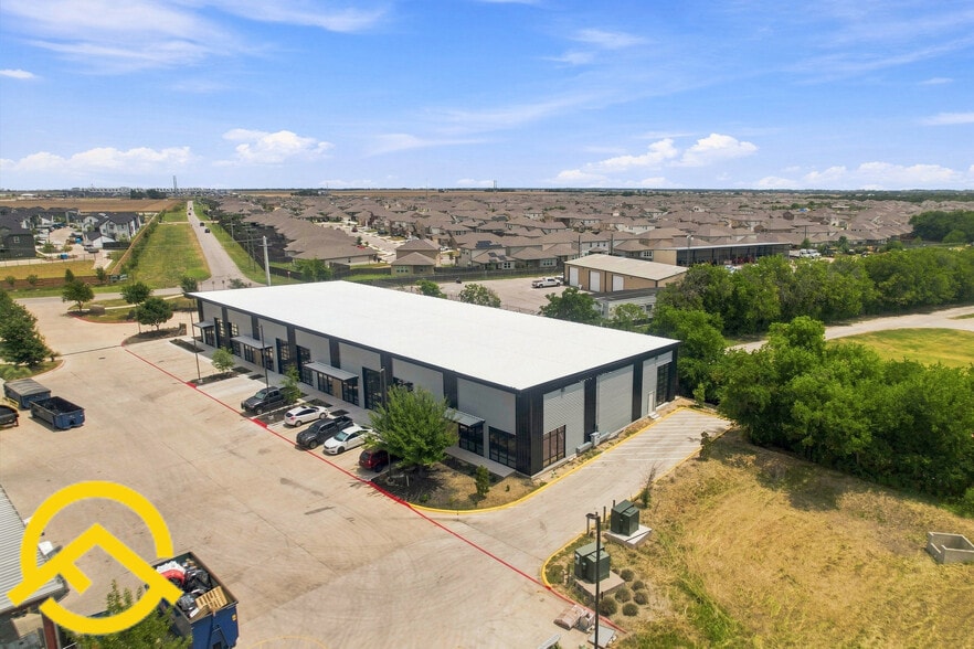 More Photos Of 300 Co Rd 199, Hutto Flex For Lease