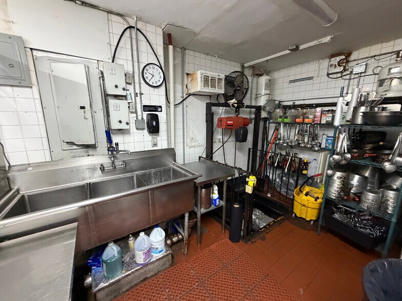 More Photos Of 3145 Brighton 4th St, Brooklyn Apartments For Lease