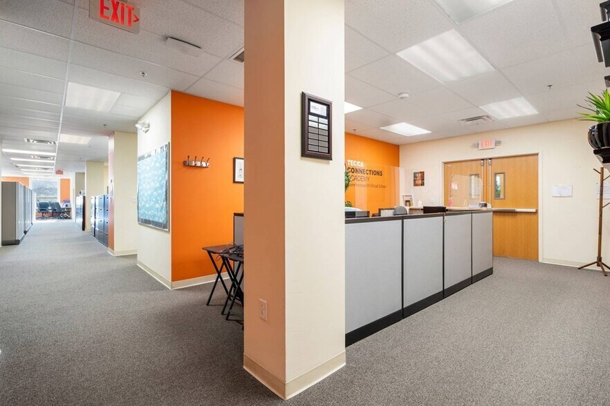 More Photos Of 141 Mansion Dr, Walpole Office For Sale