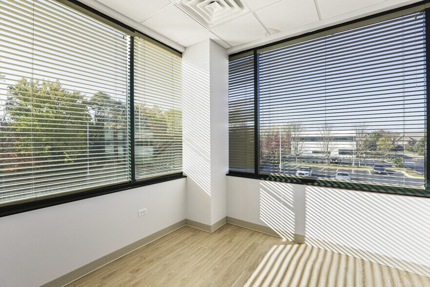 More Photos Of 14489 John Humphrey Dr, Orland Park Medical For Sale