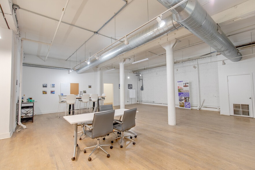 More Photos Of 11 E Hubbard St, Chicago Office For Lease