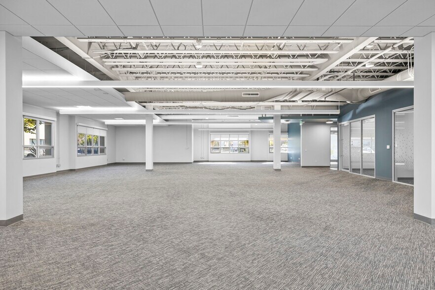 More Photos Of 6398 Cindy Ln, Carpinteria Office For Sale